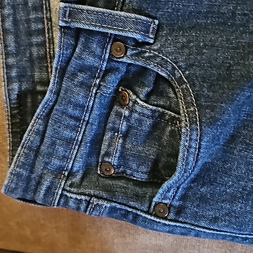 Levi Mid Rise Skinny - Picture 5 of 5
